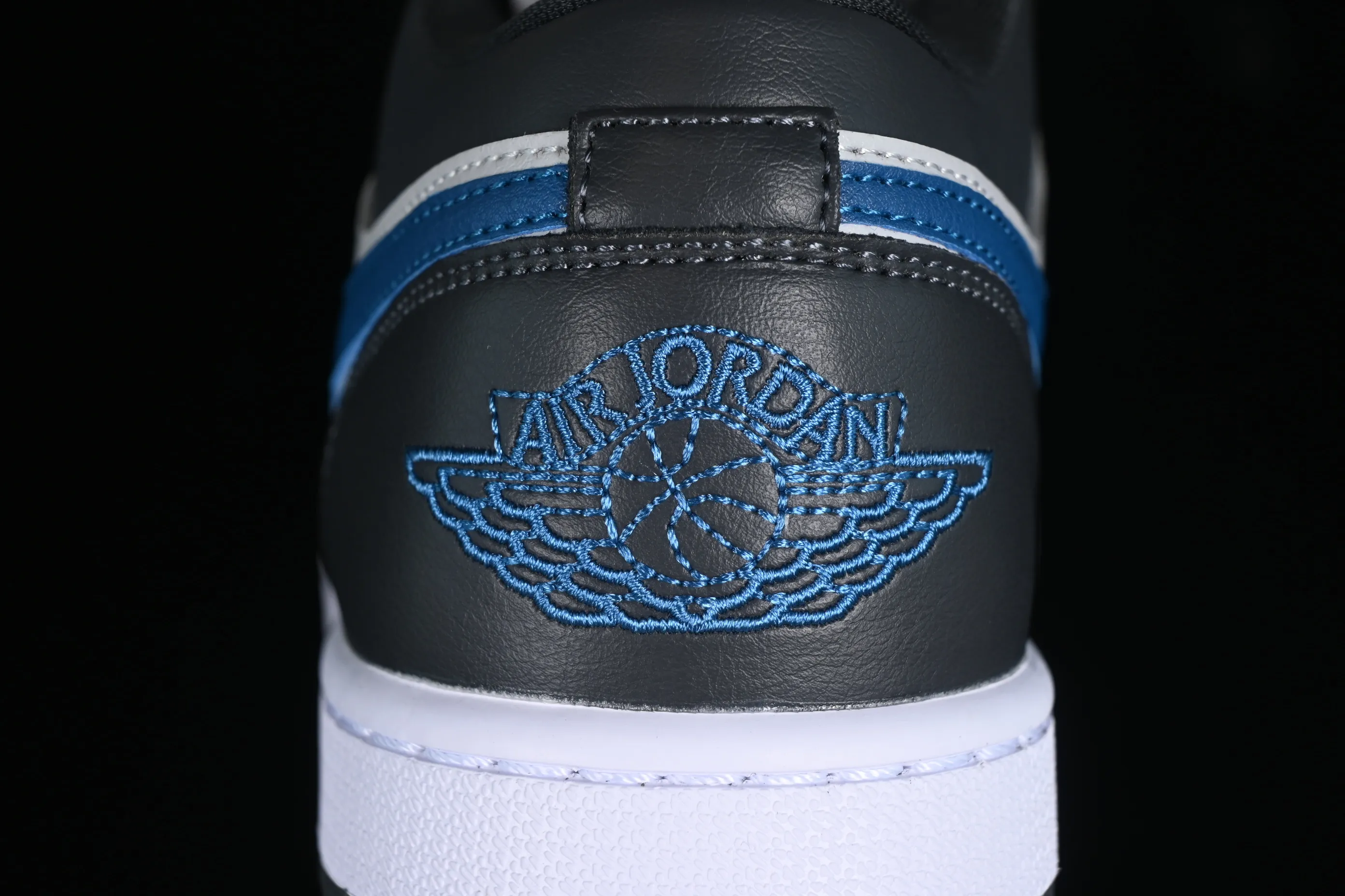 All categories Air Jordan Jordan series basketball shoes Air Jordan 1 Low Air Jordan 1 Low AJ1 Joe 1 black gray blue hook low-top cultural basketball shoes DC0774-040